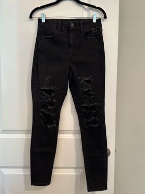 AE Black Distressed Next Level Stretch Curvy Hi-Rise Jeggings Size 4 Short